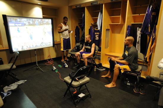 包含迈阿密热火发布备战花絮，今晚更衣室发声，NBA常规赛任务艰巨，更衣室氛围转暖的词条-ayx